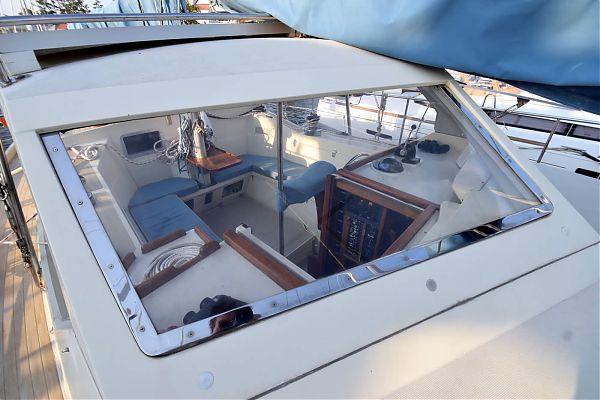 Dodger - Stainless Window Frame