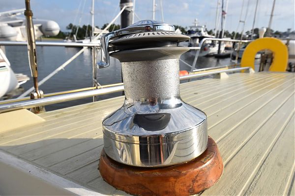 Aft Deck - Winch